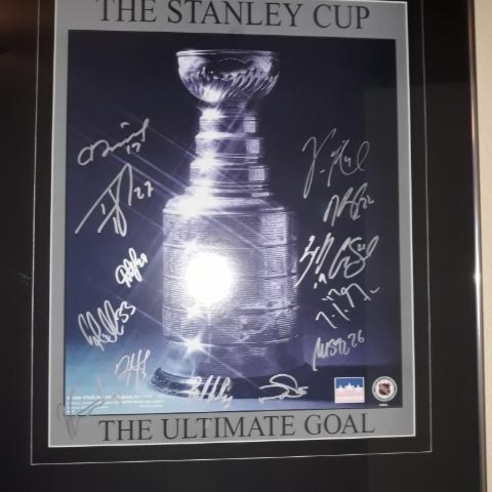 Stanley Cup picture of Lightning with autographs